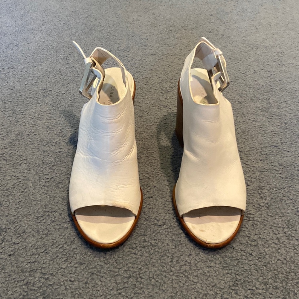 Zara white leather open toe sandals lightly used size 40